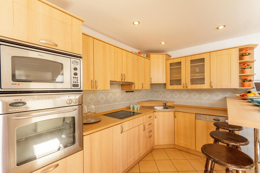 Old Town Charles Apartments تشيسكي بوديوفيتسه المظهر الخارجي الصورة